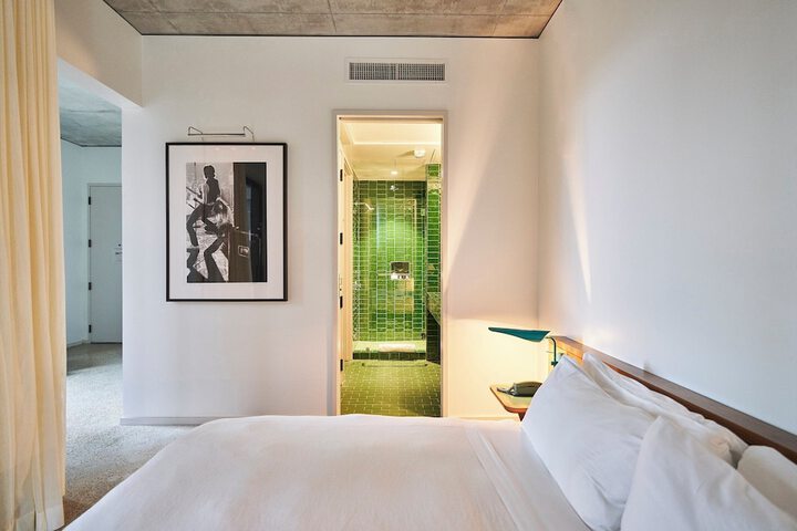 Room 67 of 104