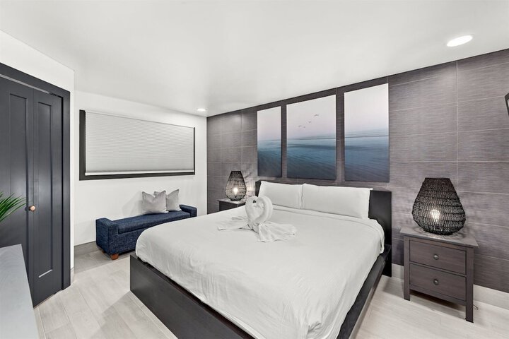 Room 25 of 62