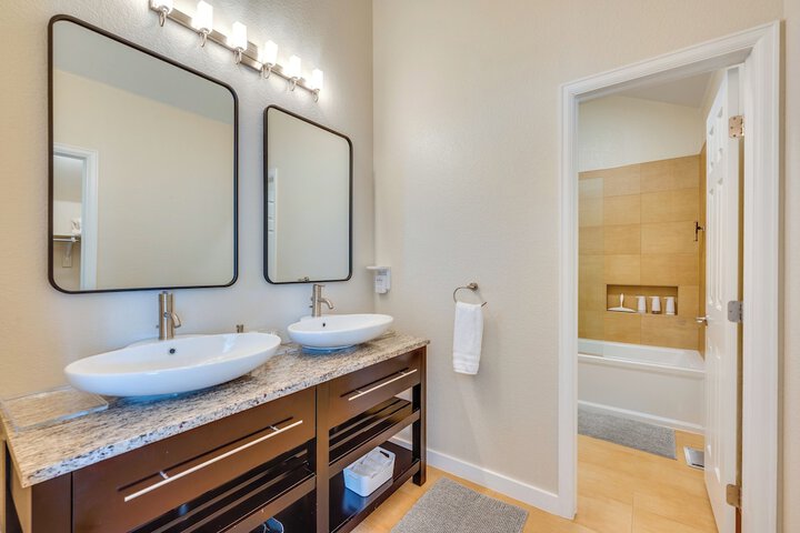 13 Mi to Dtwn Denver: Arvada Townhome w / Deck