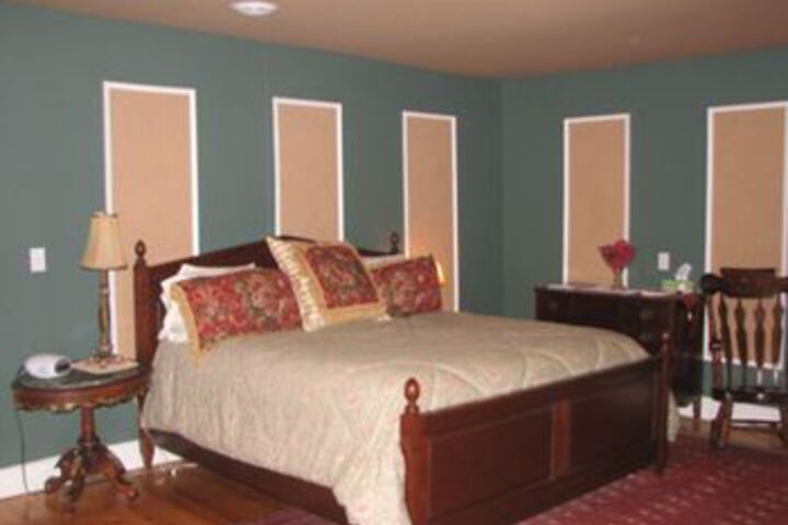 Monier Manor
