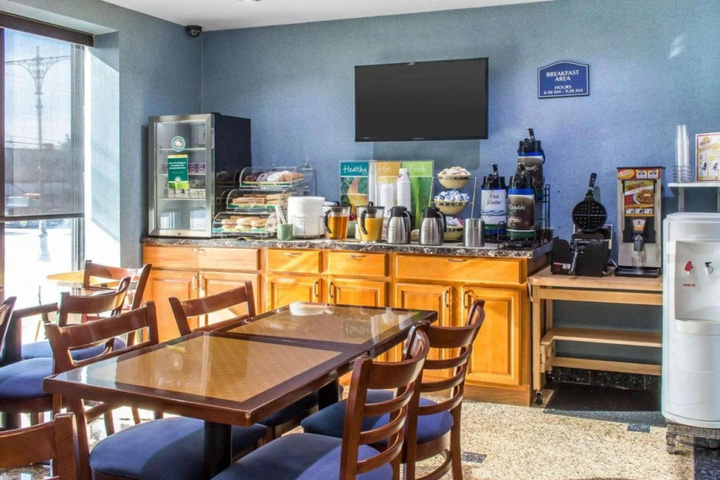 Paramount Inn