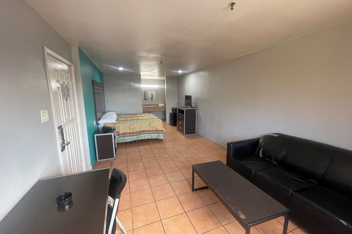 Room 19 of 24