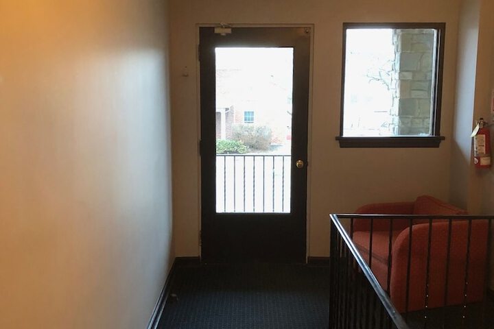 Ballroom/Hall 18 of 22