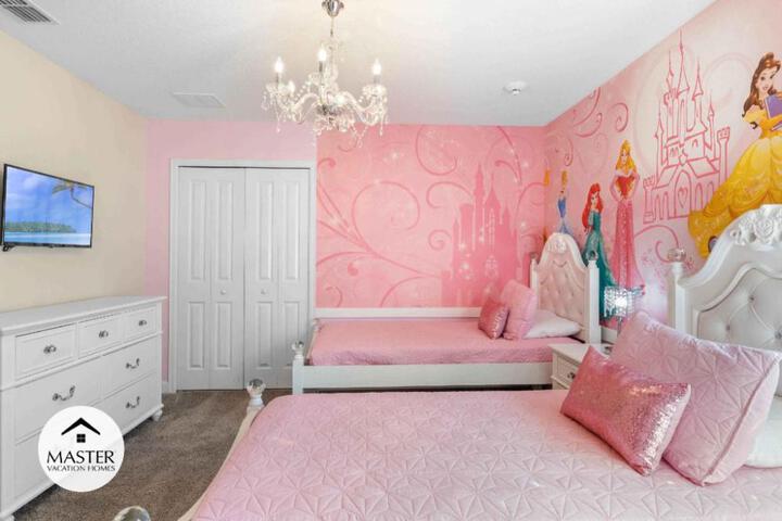 Bedrooms 5 Bathrooms Storey Lake 2885 SC