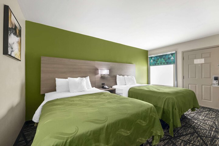 Room 28 of 35