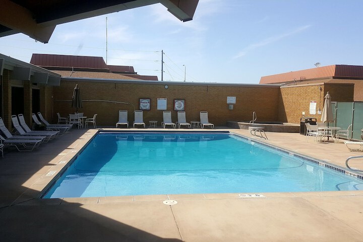 Pool 10 of 81