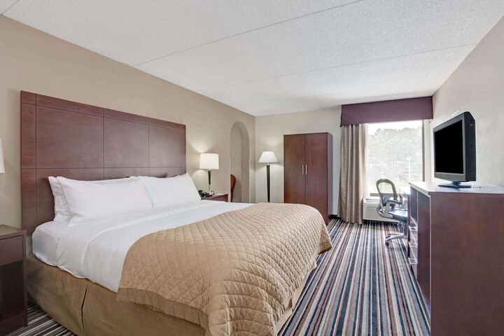 Room 9 of 40