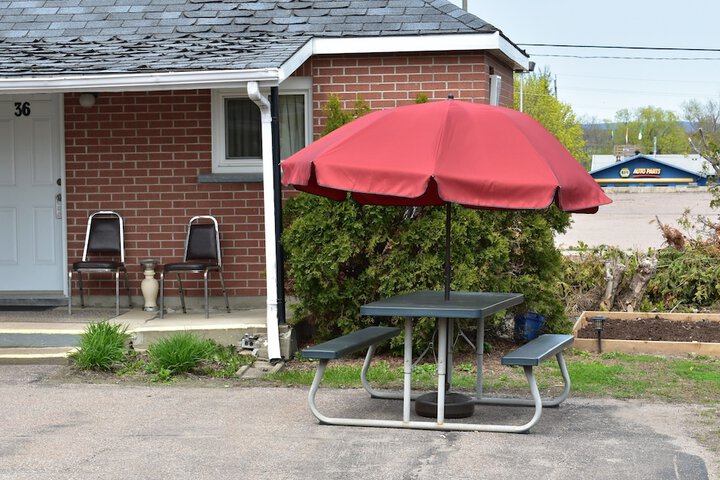 Property Grounds 35 of 38