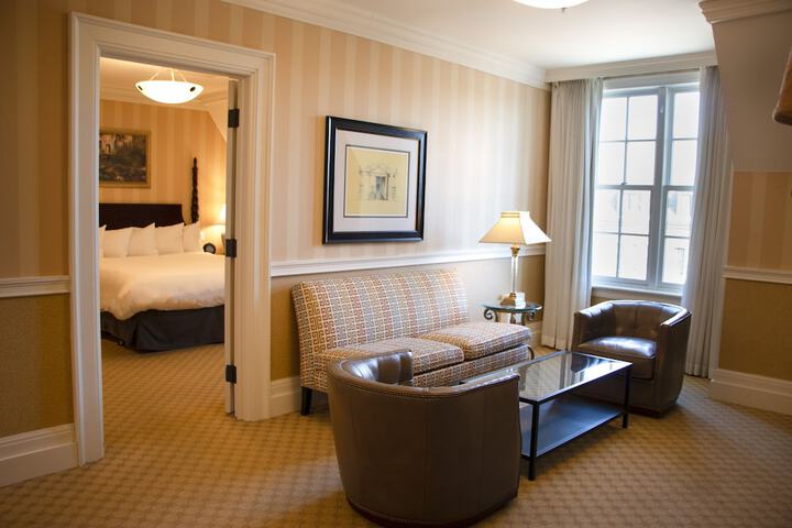 Room 72 of 118