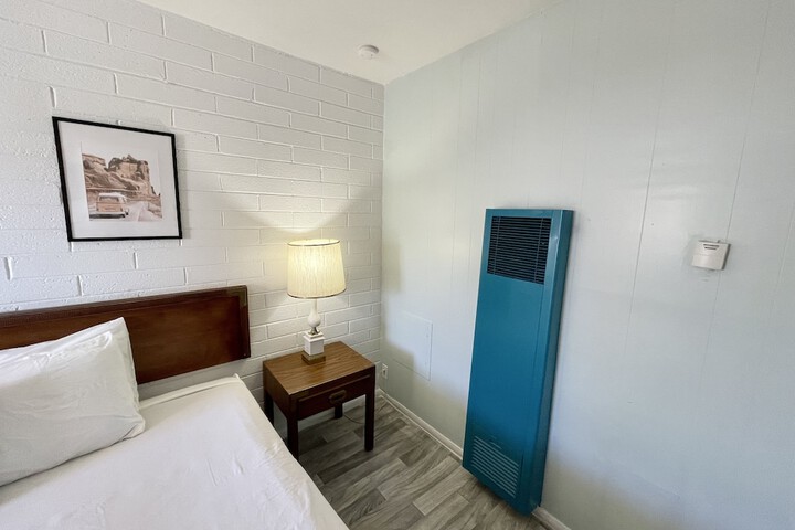 Room 49 of 63