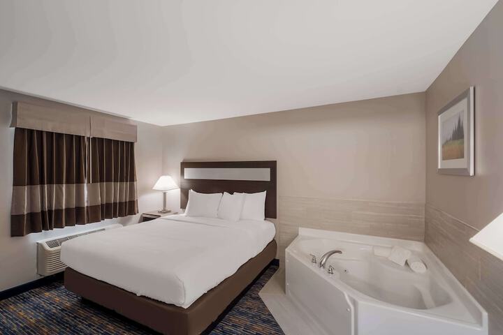 Room 28 of 30