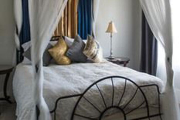 Oak Bay Guest House Bed & Breakfast
