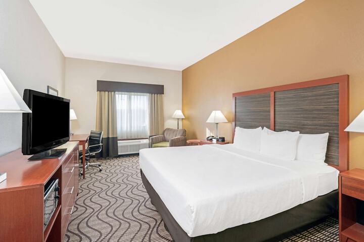 Room 18 of 30