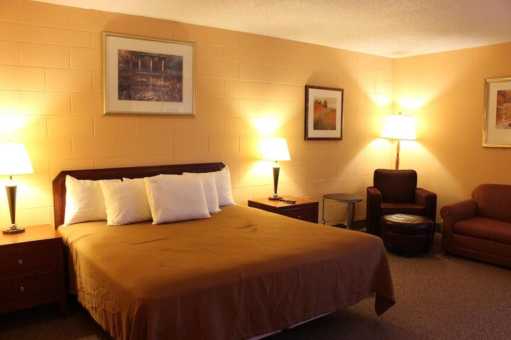 Room 9 of 26