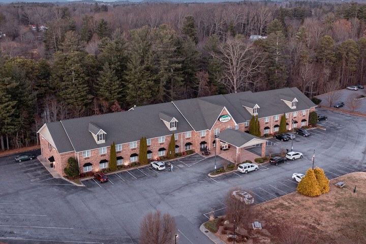 Hotel 7 of 43