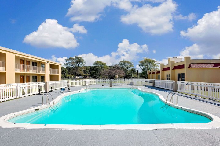 Pool 2 of 16