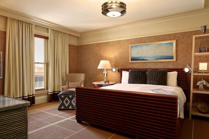 Room 15 of 76