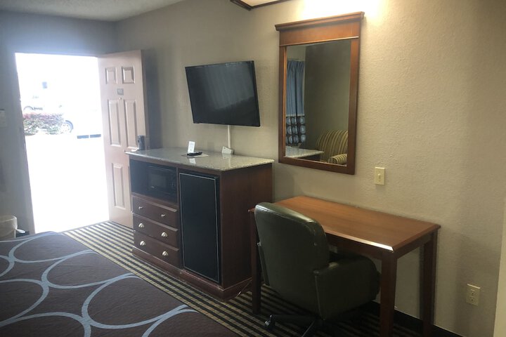 Room 14 of 16