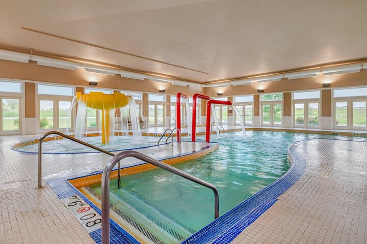 Comfort Inn & Suites Sheboygan I-43