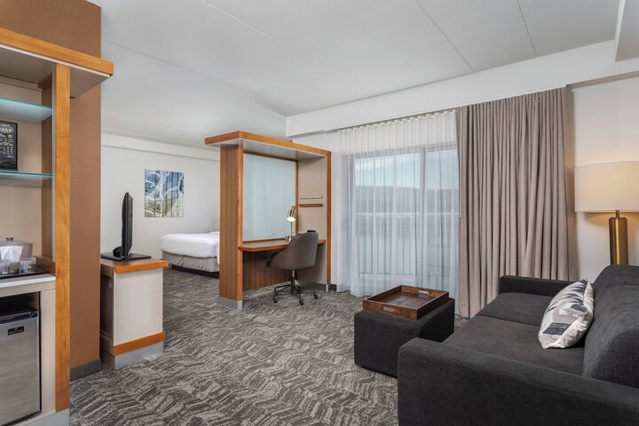 Room 27 of 44