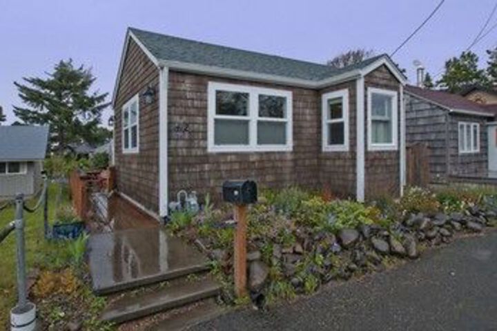 Butterfly 2 Br Home by RedAwning