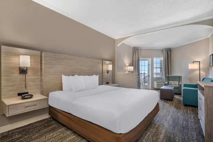 Comfort Suites Chincoteague Island Bayfront Resort