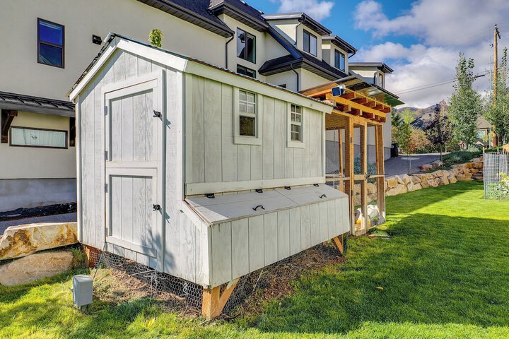 Midway Mountain Farmhouse: Hot Tub Golf & Hiking