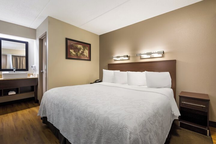 Room 20 of 35
