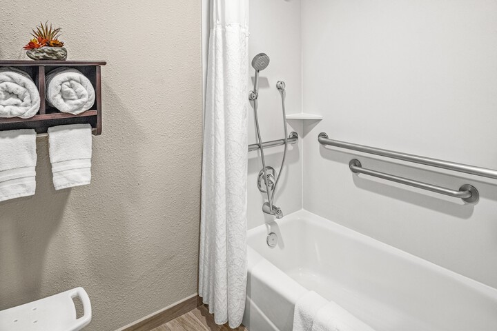 Room 32 of 55
