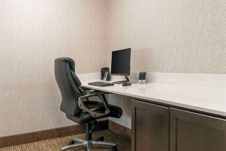 Business Center 42 of 42