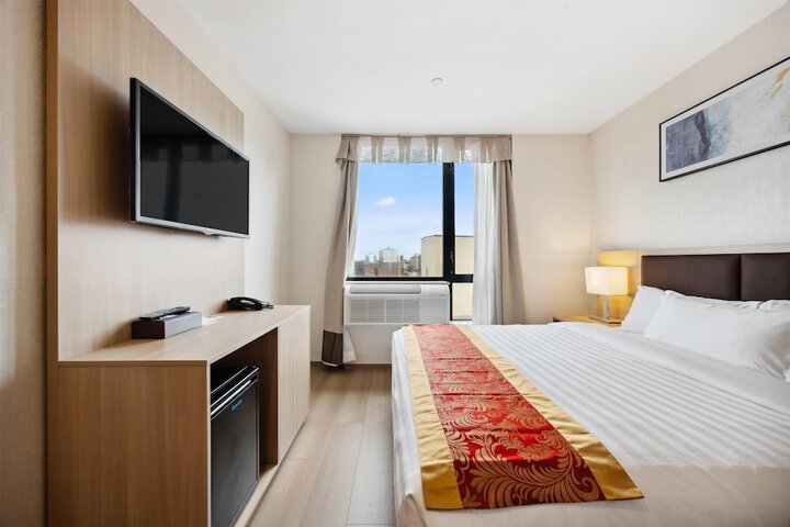 Ramada by Wyndham Flushing Queens