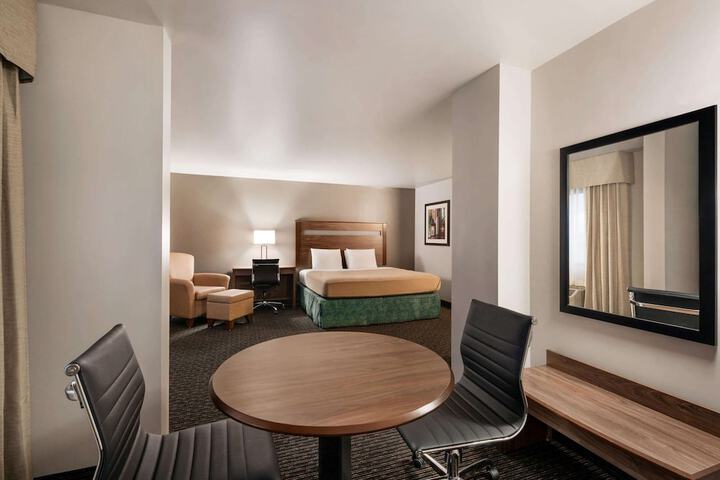 Room 17 of 26