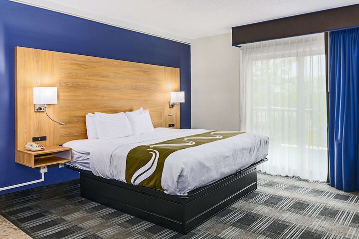 Room 15 of 32