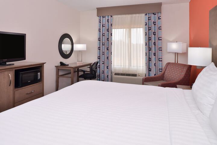 Room 28 of 46