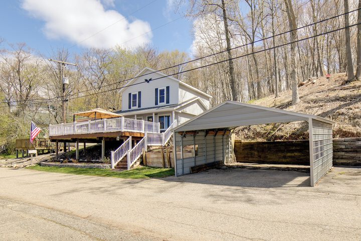 Big Pine Island Lake Cottage w / Boat Dock & Kayaks