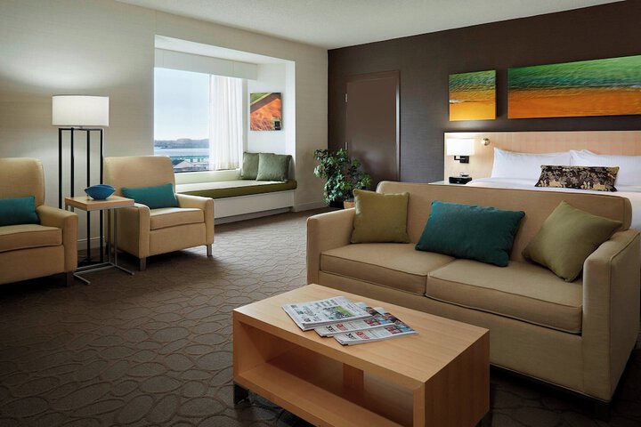 Room 32 of 60