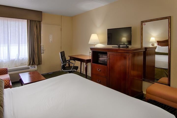 Room 15 of 28