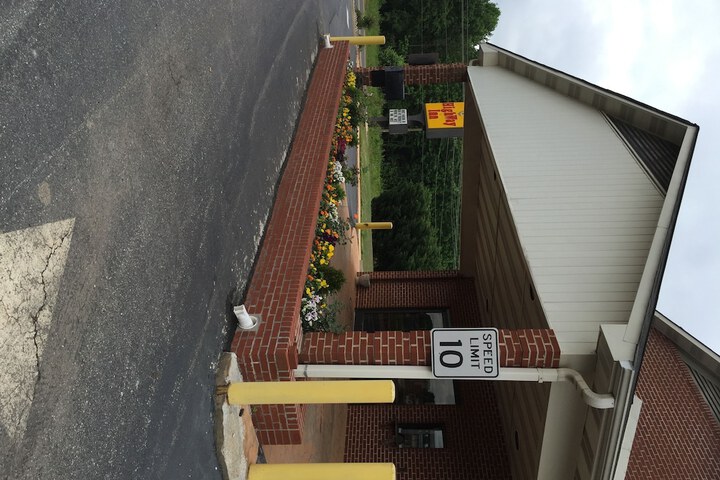 Highway Inn