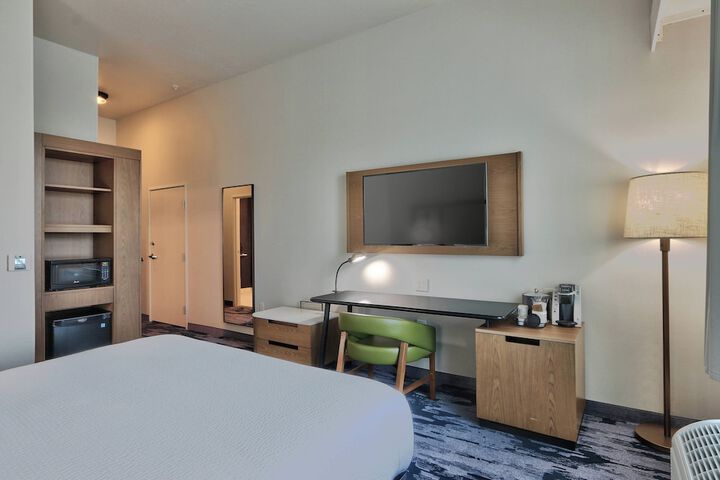 Room 22 of 35