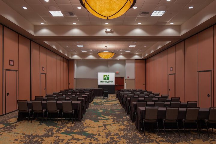Ballroom/Hall 59 of 64