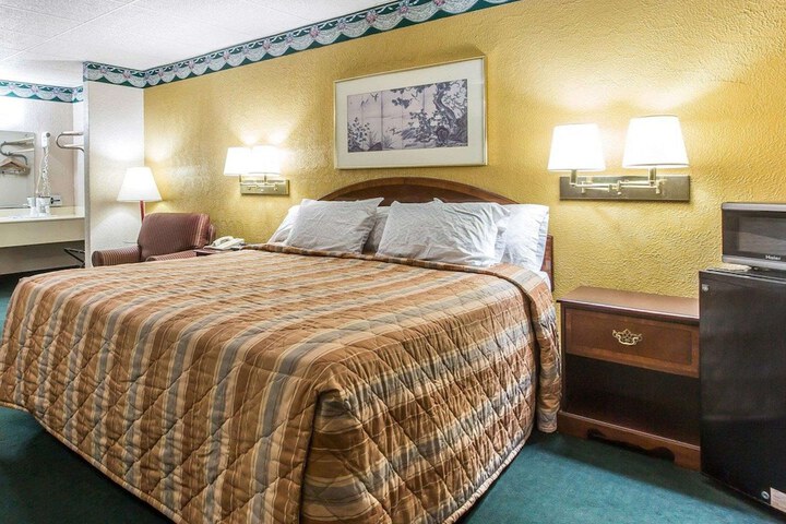 Room 25 of 31