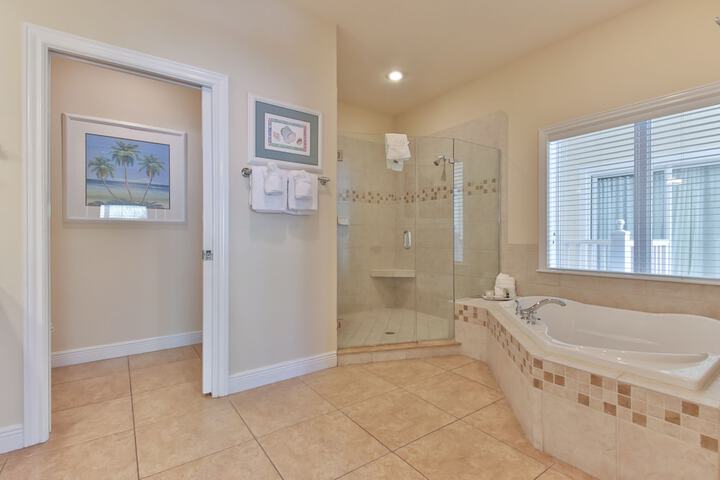 Tortuga Inn Beach Resort