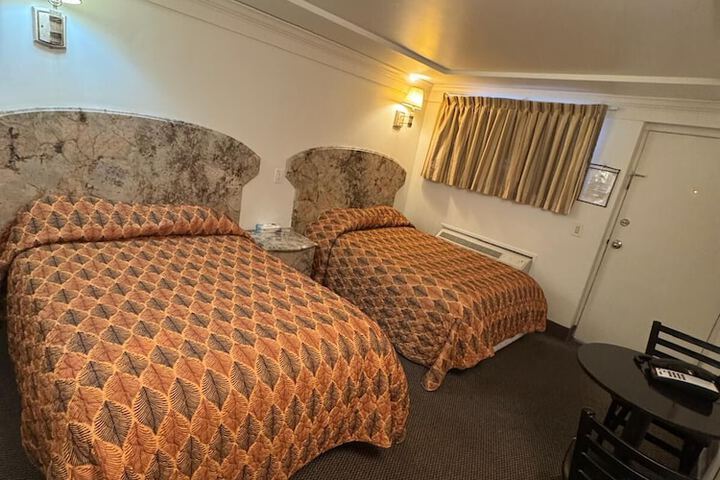 Domino Motel