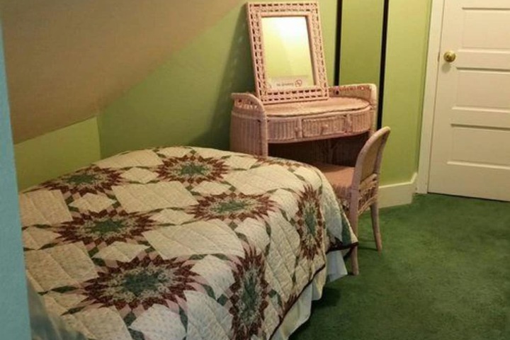 Room 11 of 26