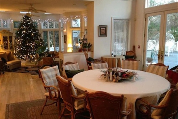 The Columbia Inn at Peralynna Manor