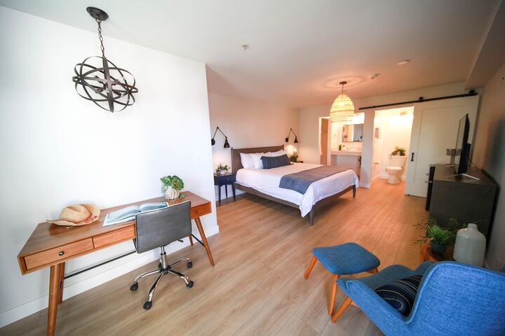 Room 26 of 38