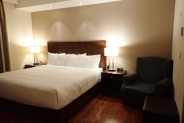 Days Inn & Suites by Wyndham Fort Saskatchewan