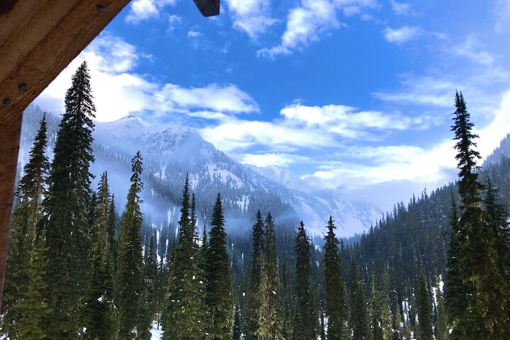 Snowy Mountain Lodge