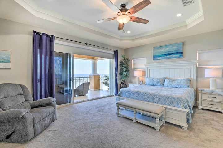 Apollo Beach House w / Private Pool + Hot Tub