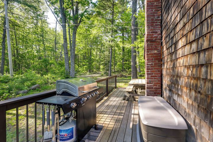 Waterfront Maine Vacation Rental w / Private Dock